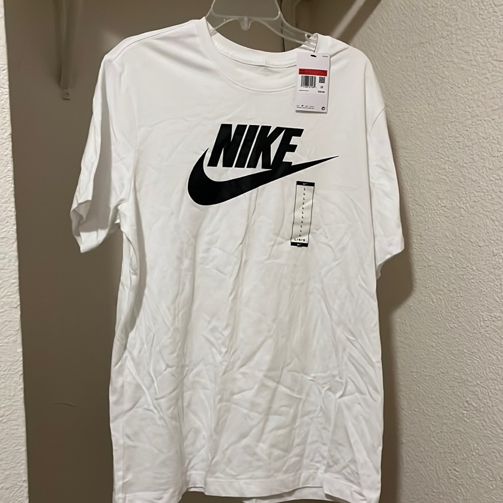 Basic White Nike Tshirt